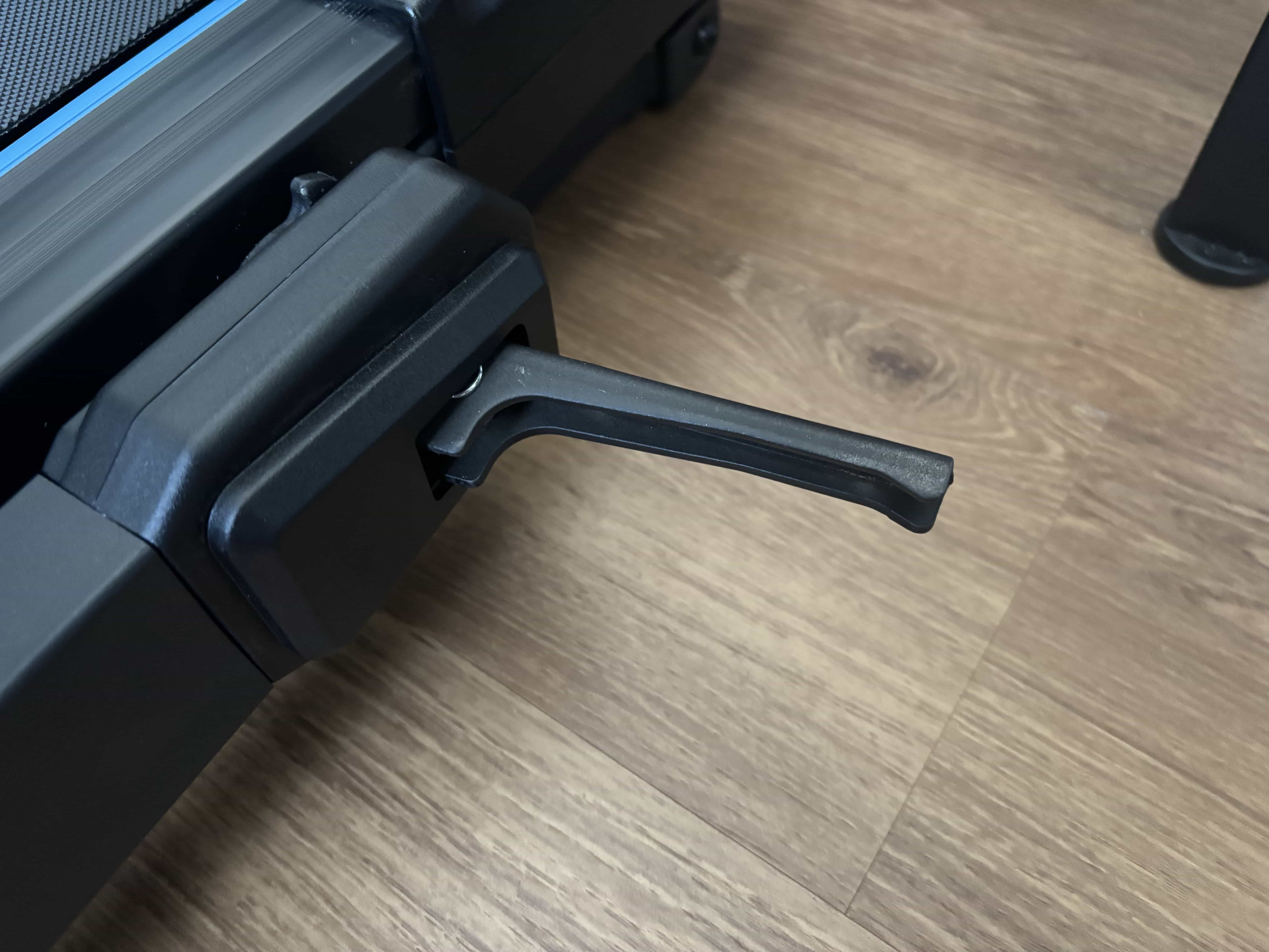 Toggle that folds the handrails up or down