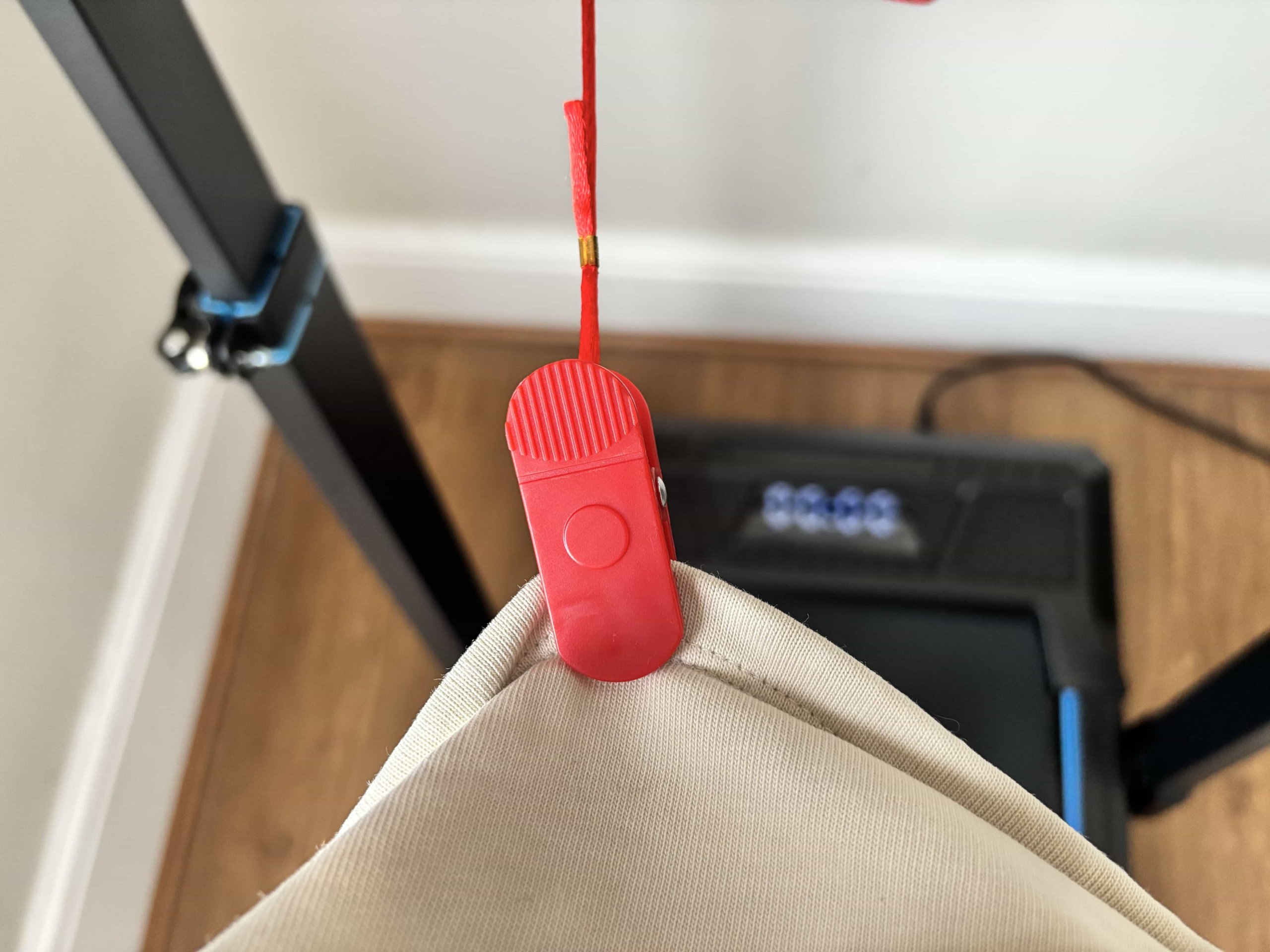 Magnetic emergency stop clip attached to a t-shirt