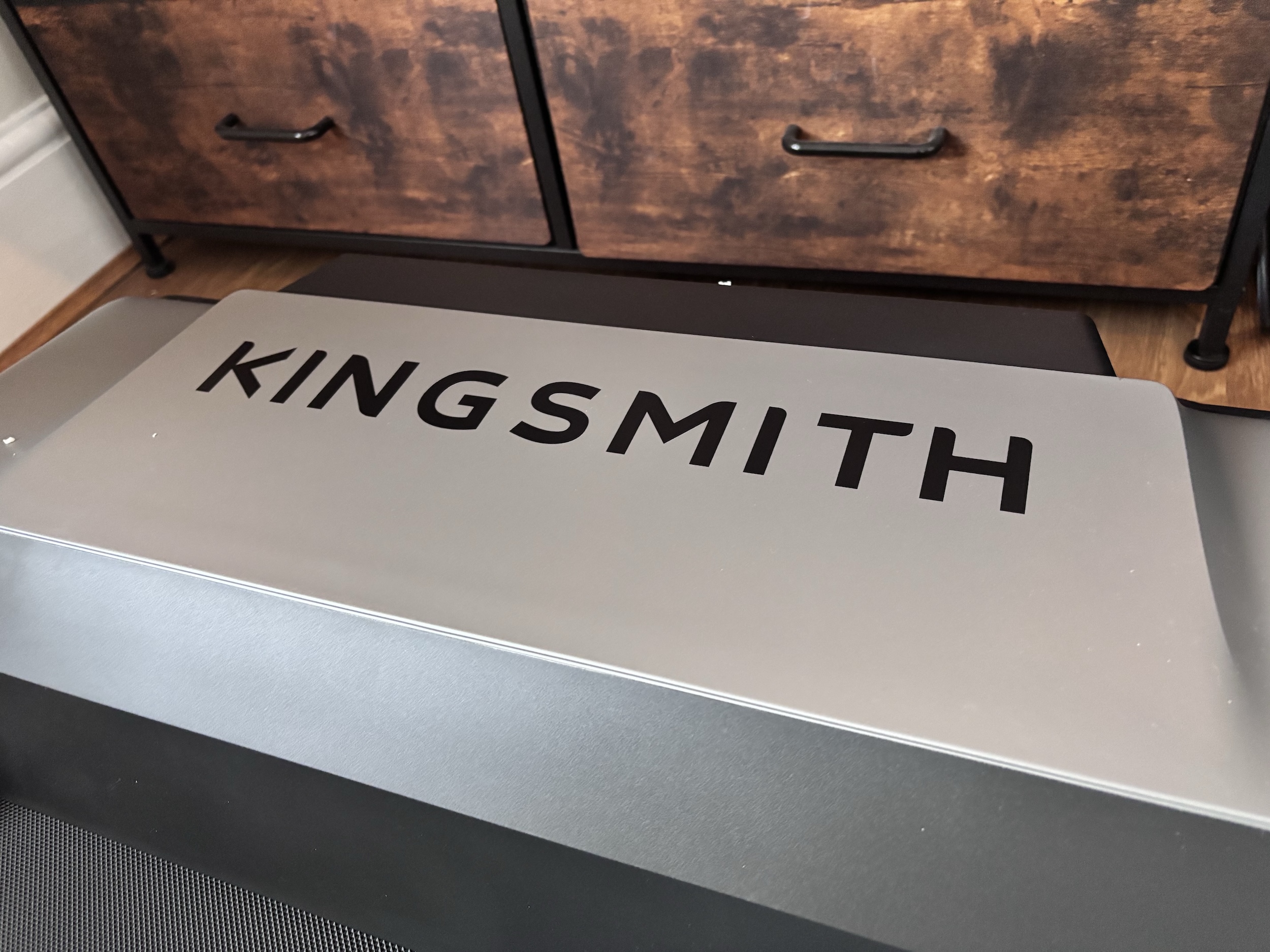 The motor housing with the KingSmith logo displayed