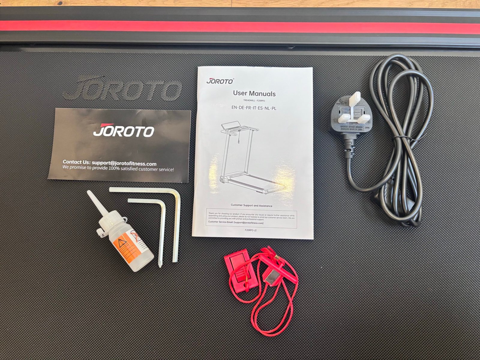 JOROTO F20 Pro: everything in the box: lubricant, allen keys, manual, support card, power lead and emergency-stop cord